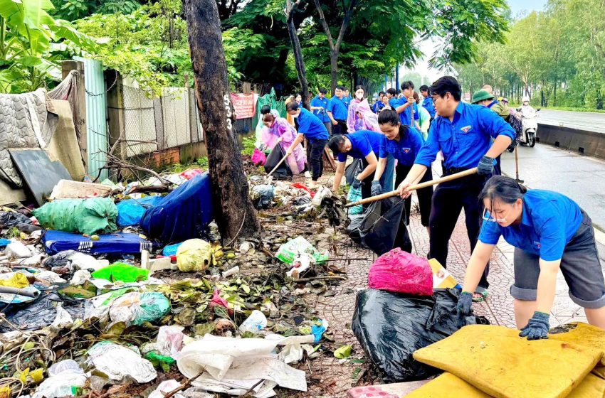  TUỔI TRẺ ĐẠI HỌC CÔNG NGHIỆP TP. HỒ CHÍ MINH THAM GIA CHƯƠNG TRÌNH “CHỦ NHẬT XANH” LẦN THỨ 152 – NĂM 2024