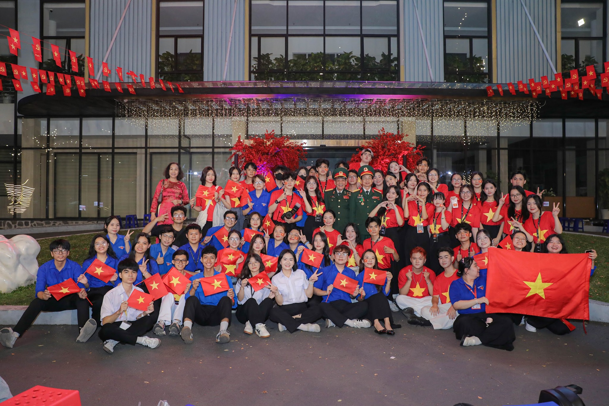 Tuổi trẻ IUH hăng hái thực hiện Công trình thanh niên “Đường cờ Tổ quốc – Tự hào một dải non sông”