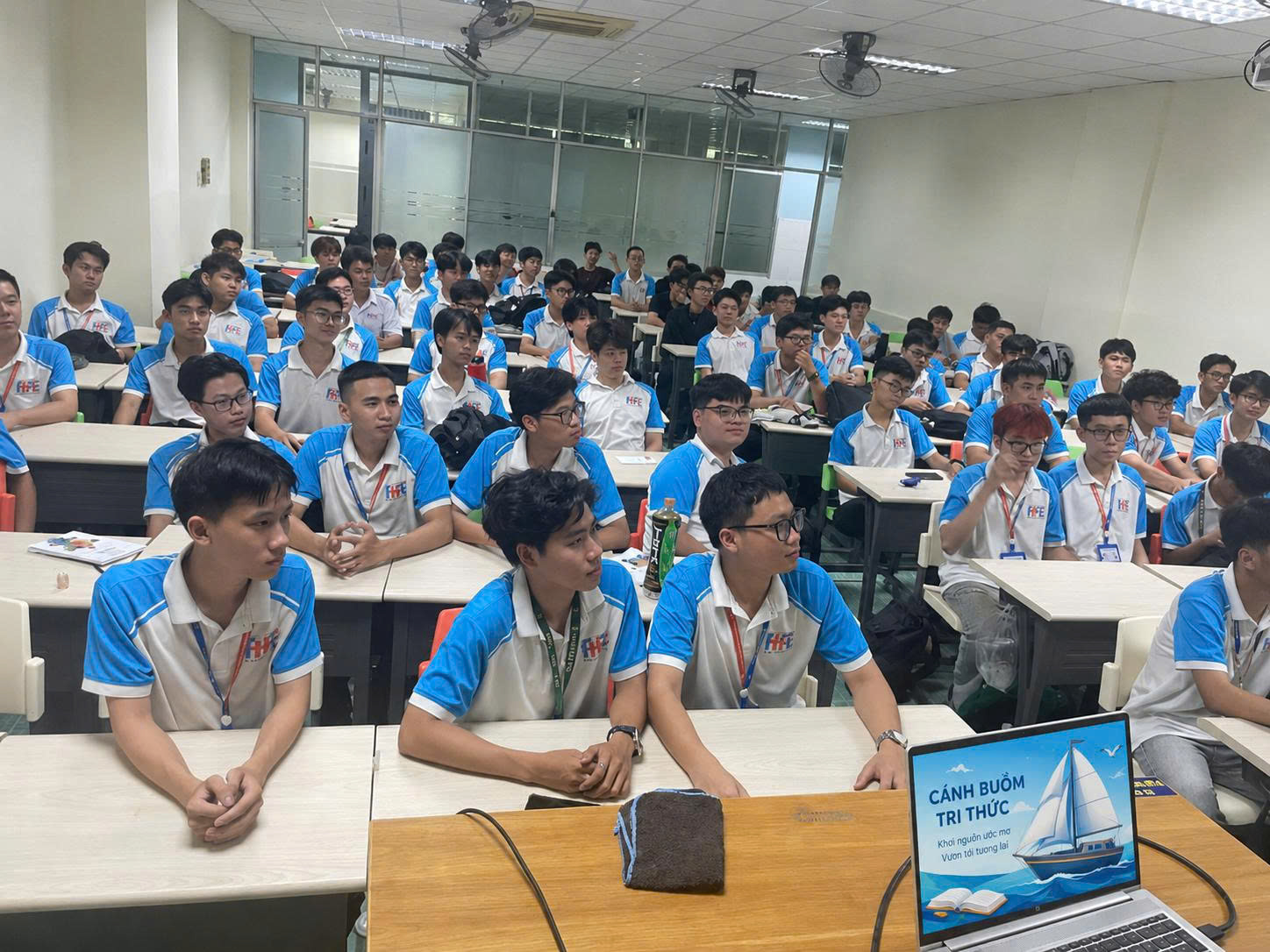 Tuổi trẻ IUH triển khai sinh hoạt chủ điểm tháng 11/2025 với chủ đề “Cánh buồm tri thức”