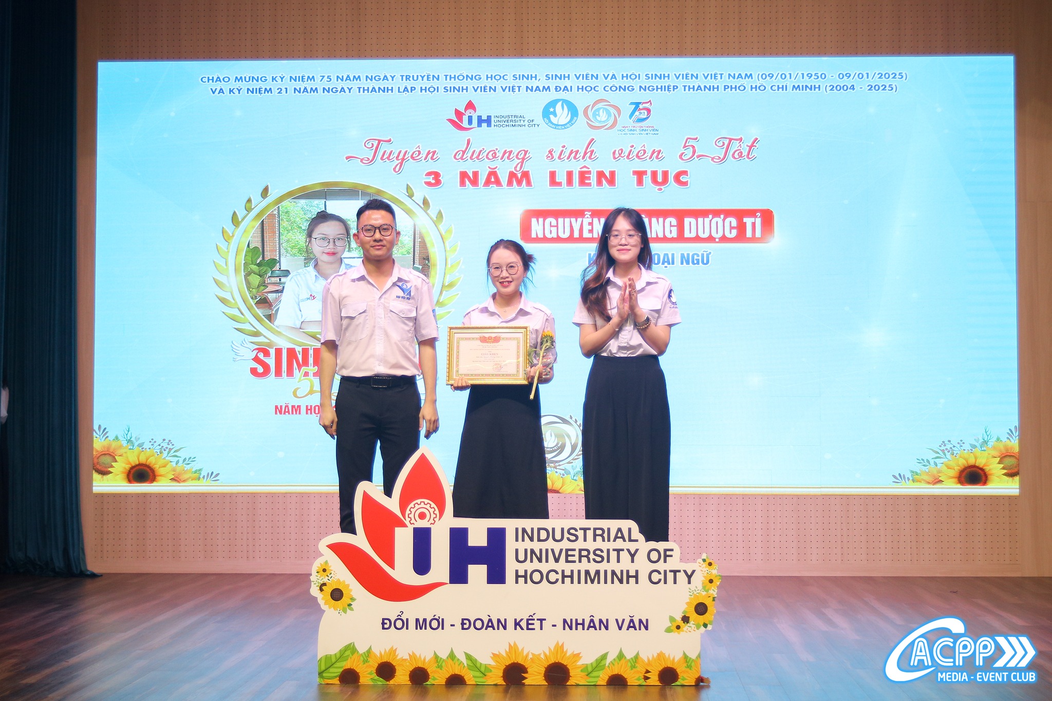 BÀI TUYÊN DƯƠNG SINH VIÊN TIÊU BIỂU THÁNG 8/2025 DANH HIỆU SINH VIÊN 5 TỐT CẤP THÀNH PHỐ