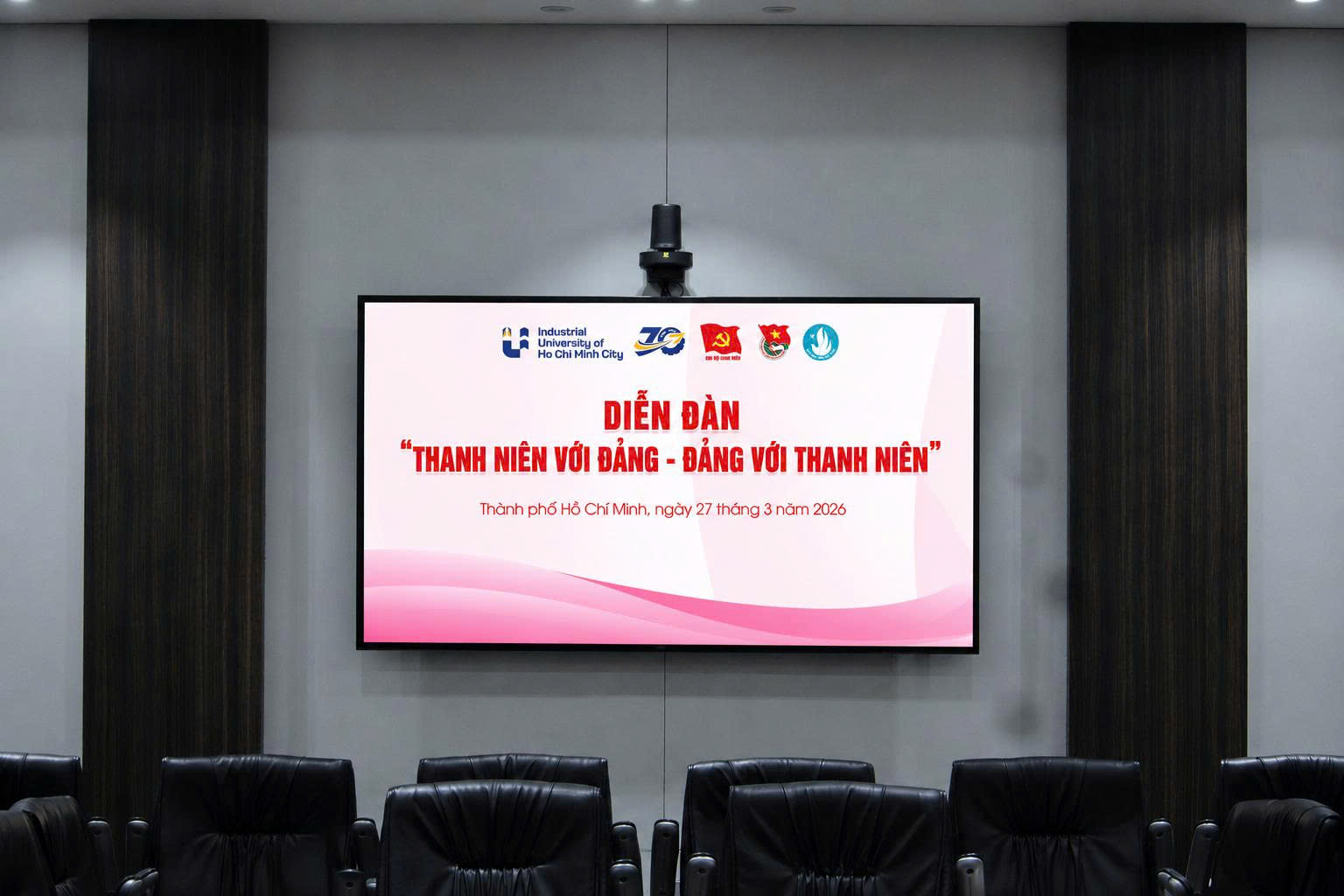 ĐẠI HỌC CÔNG NGHIỆP THÀNH PHỐ HỒ CHÍ MINH TỔ CHỨC DIỄN ĐÀN “THANH NIÊN VỚI ĐẢNG – ĐẢNG VỚI THANH NIÊN”