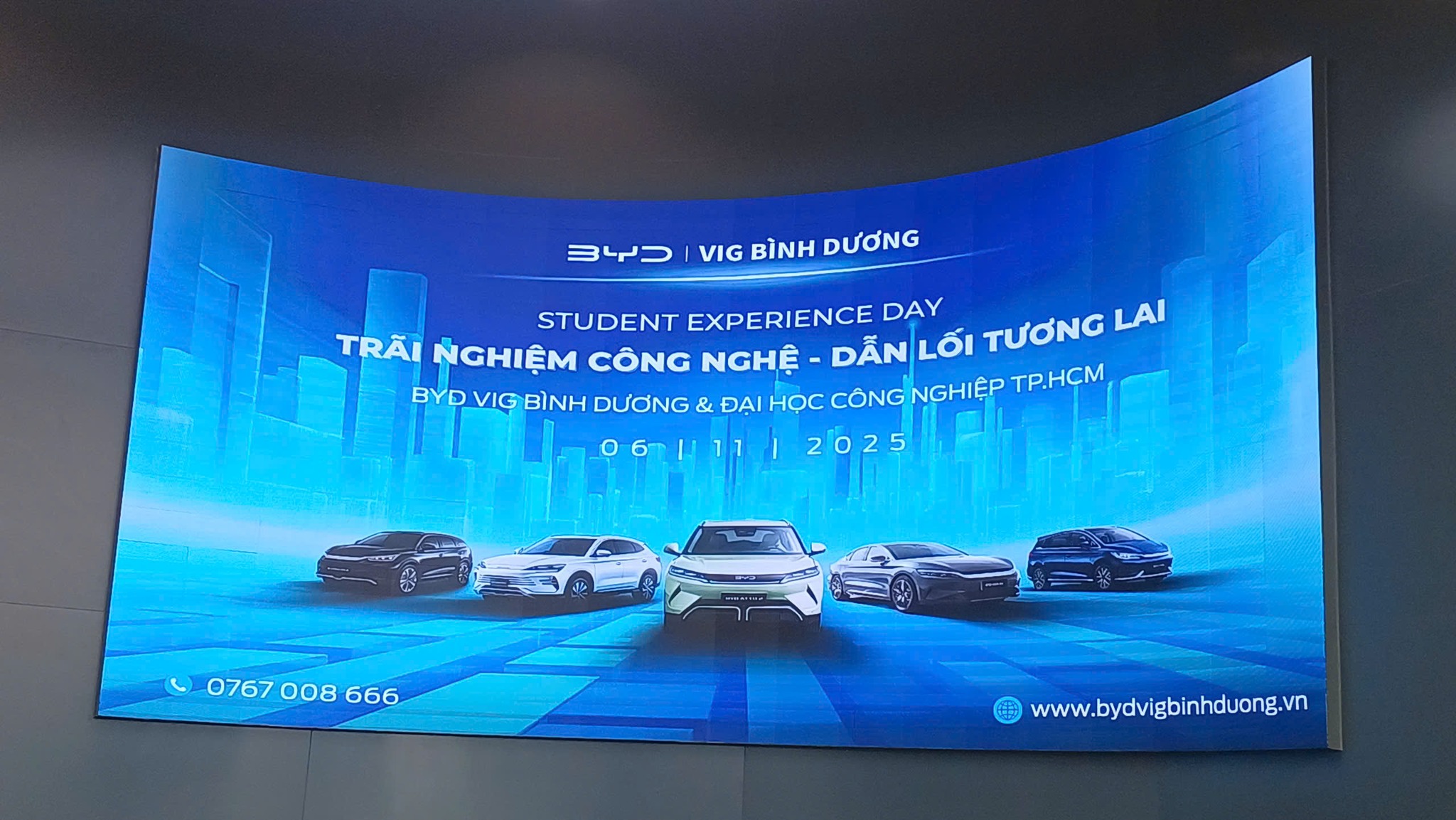 TRƯỜNG ĐẠI HỌC CÔNG NGHIỆP TP. HỒ CHÍ MINH TỔ CHỨC HOẠT ĐỘNG KIẾN TẬP TẠI DOANH NGHIỆP BYD BÌNH DƯƠNG, PHÁT HUY GƯƠNG SINH VIÊN 5 TỐT SAU TUYÊN DƯƠNG