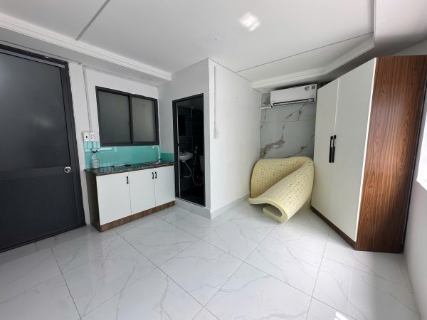 Địa chỉ: 350 Nguyễn Văn Lượng