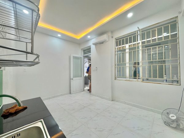 Địa chỉ: 256/31 Dương Quảng Hàm